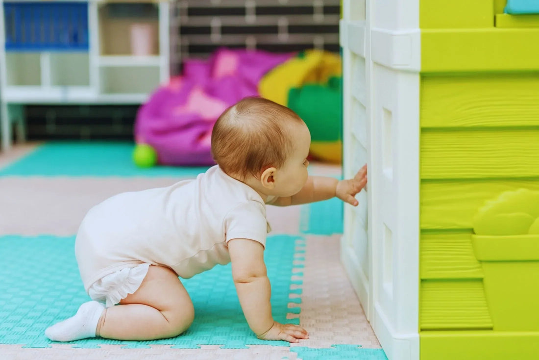 Bebekler Ne Zaman Emekler ve Oturur?